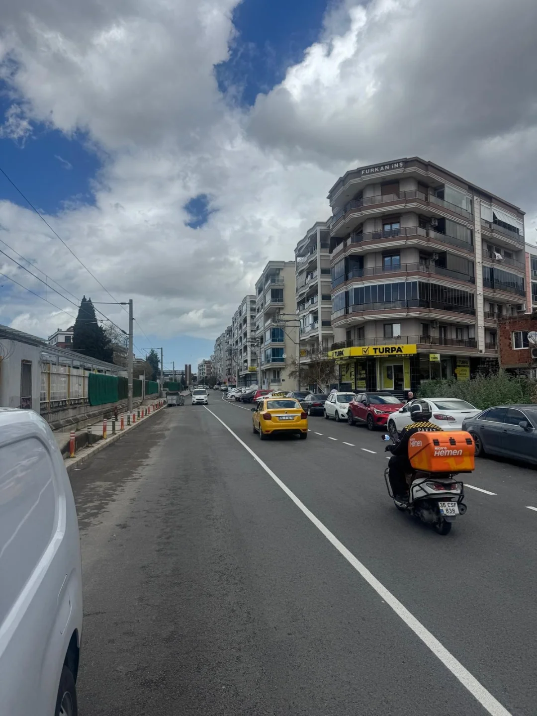 Karşıyaka Demirköprü'de Satılık 2+1 Kapalı Mutfak Daire — fotoğraf 4