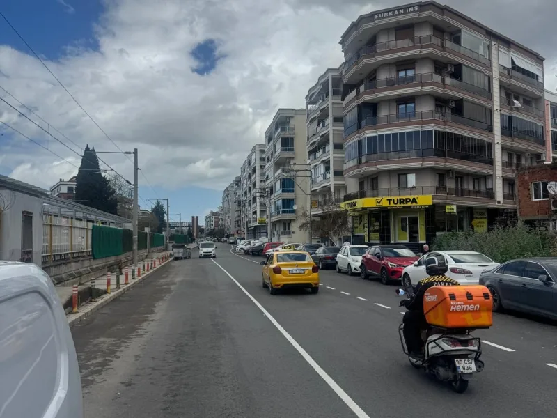Karşıyaka Demirköprü'de Satılık 2+1 Kapalı Mutfak Daire — fotoğraf 4
