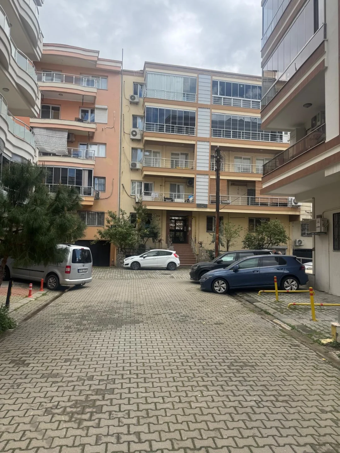 Karşıyaka Demirköprü'de Satılık 2+1 Kapalı Mutfak Daire — fotoğraf 5