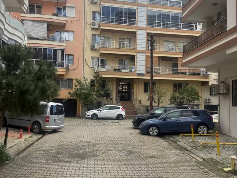 Karşıyaka Demirköprü'de Satılık 2+1 Kapalı Mutfak Daire — fotoğraf 5