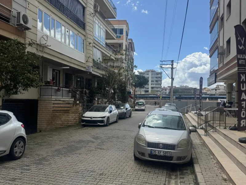 Karşıyaka Demirköprü'de Satılık 2+1 Kapalı Mutfak Daire — fotoğraf 7