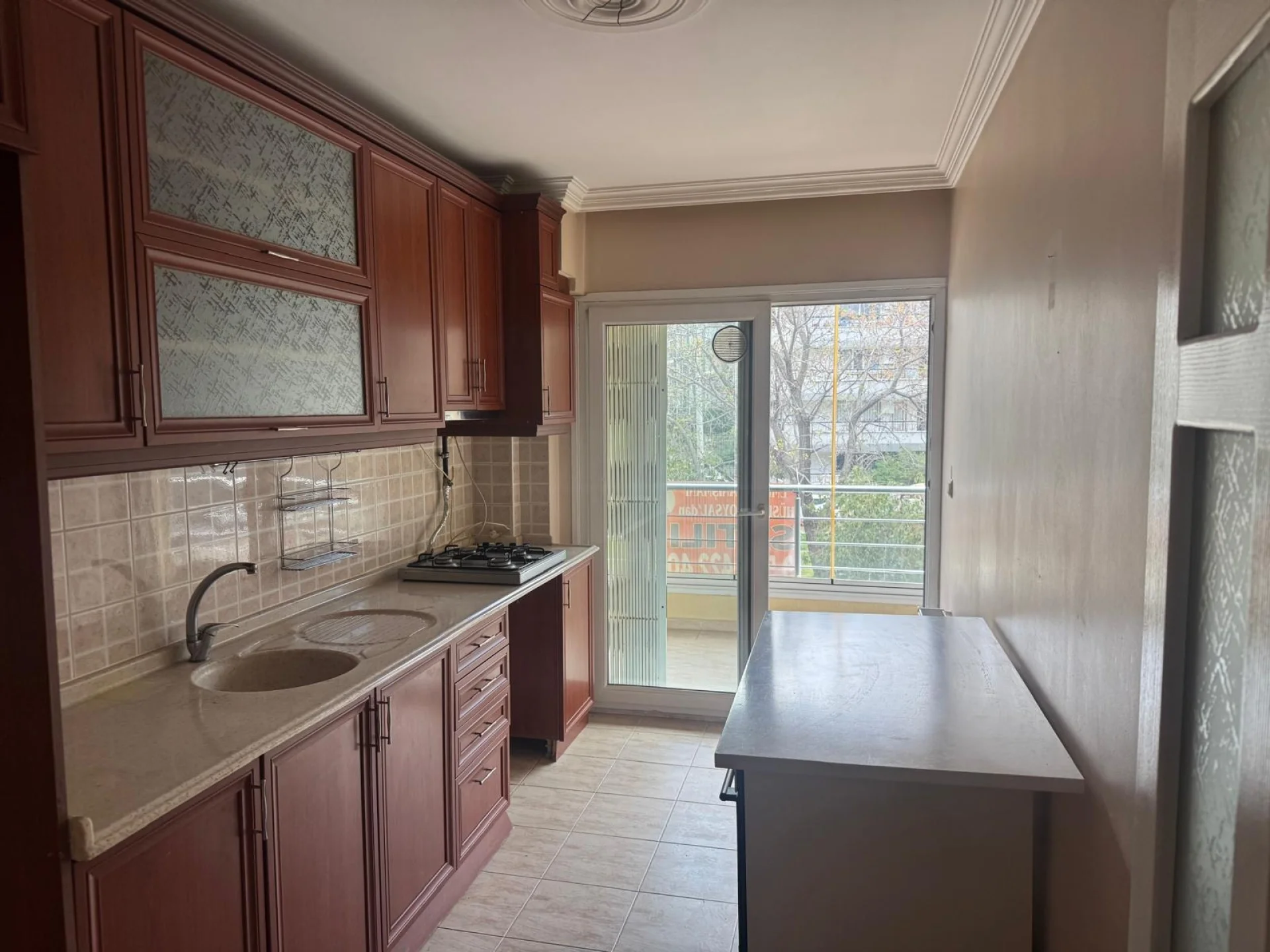 Karşıyaka Demirköprü'de Satılık 2+1 Kapalı Mutfak Daire — fotoğraf 12