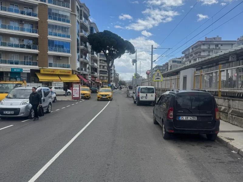 Karşıyaka Demirköprü'de Satılık 2+1 Kapalı Mutfak Daire — fotoğraf 13