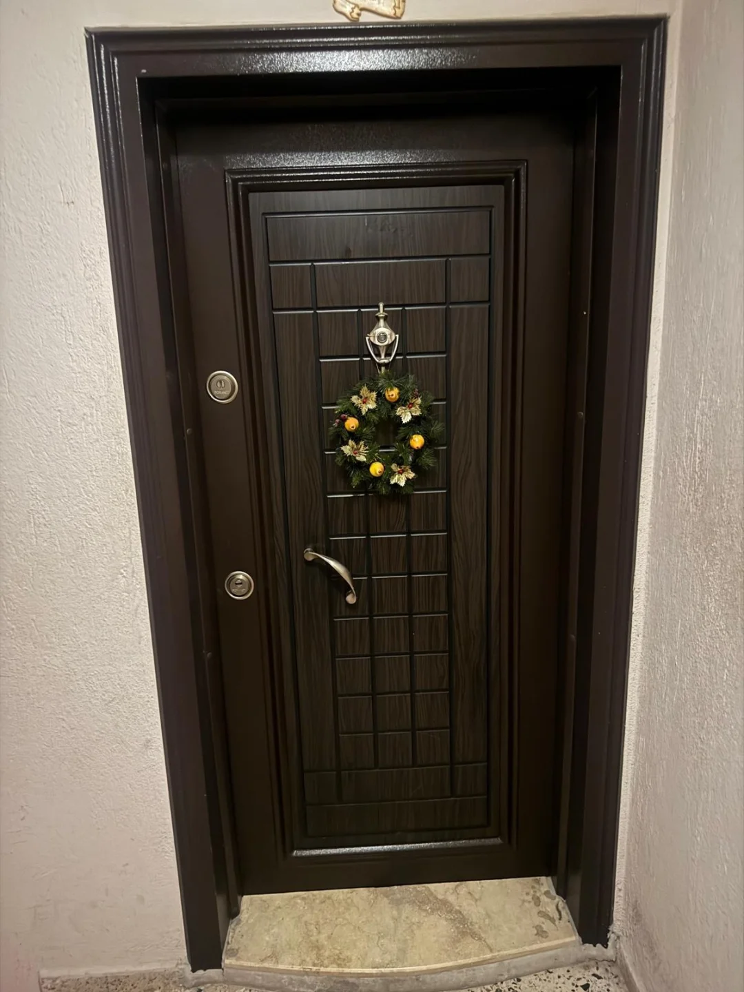 Çiğli Kaymakamlık Yakını Eşyalı 2+1 Klasik Kiralık Daire — fotoğraf 1