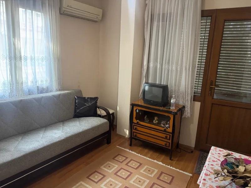 Çiğli Kaymakamlık Yakını Eşyalı 2+1 Klasik Kiralık Daire — fotoğraf 8