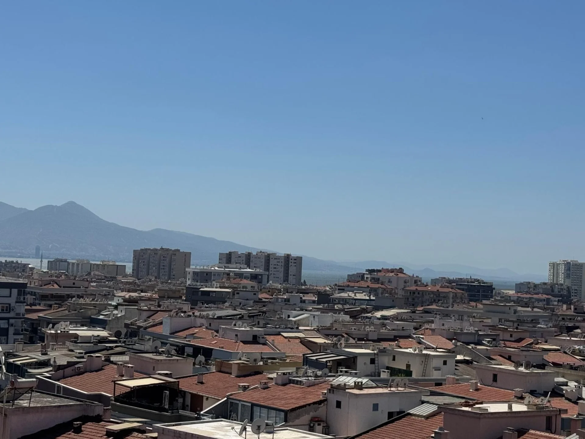 ŞEMİKLER' DE ORDU BLV. ÜZERİ MANZARALI 3+1 AÇIK M. KİRALIK DAİRE — fotoğraf 1