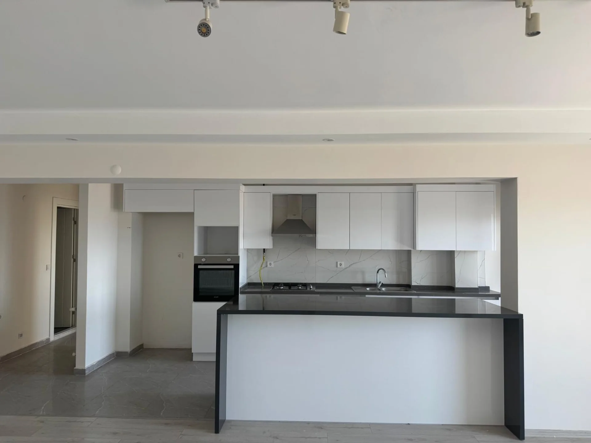 ŞEMİKLER' DE ORDU BLV. ÜZERİ MANZARALI 3+1 AÇIK M. KİRALIK DAİRE — fotoğraf 4