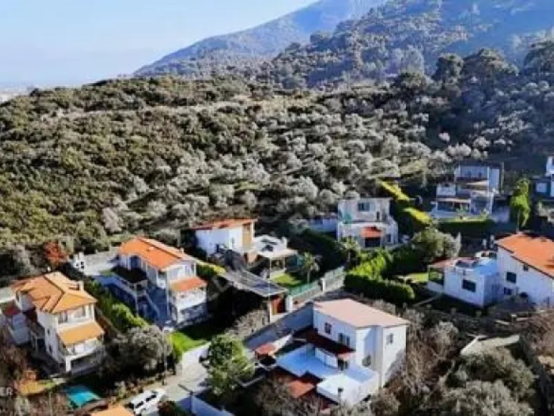 Kemalpaşa Çınarköy Konakları'nda Kiralık 3+2 Triplex Villa