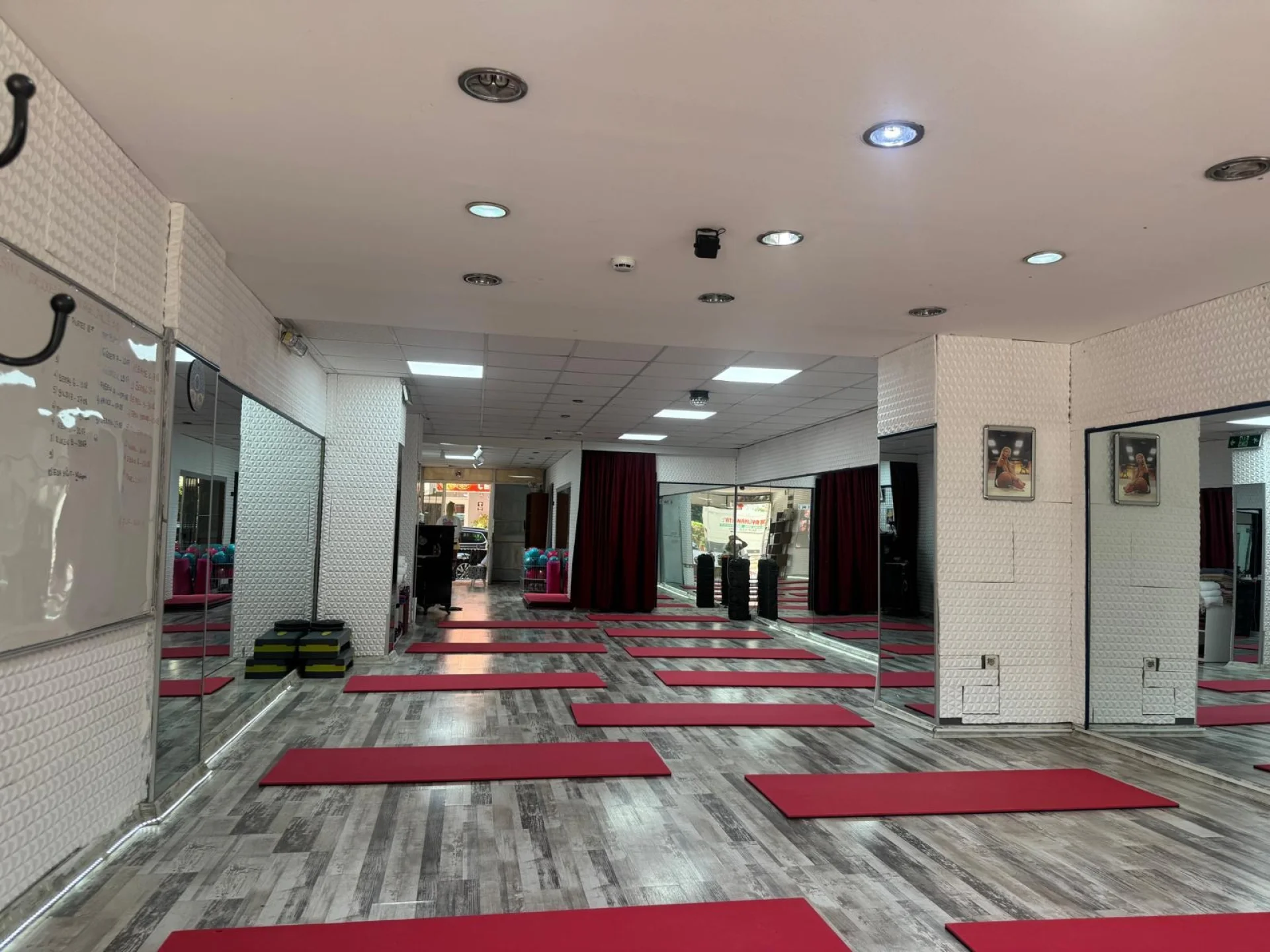 Girne Caddesi Yakını Satılık 110 m² Dükkan — fotoğraf 5
