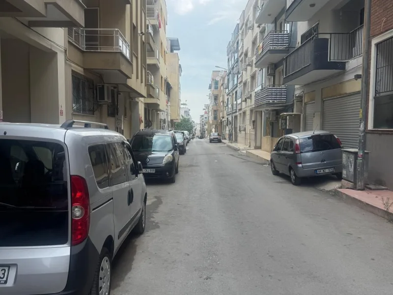 İzmir Küçük Çiğli'de 2+1 Açık Mutfak Satılık Daire fiyat değişti
