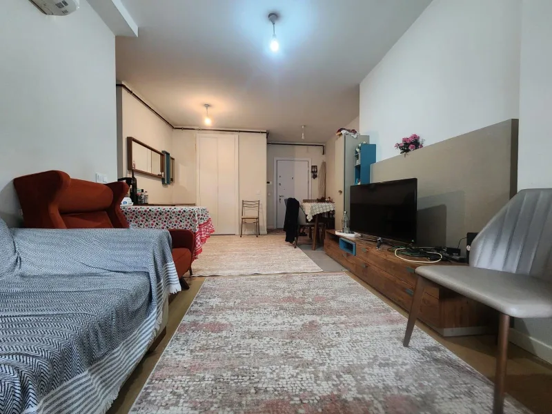 Bayraklı Mansuroğlu'nda Satılık 2+1 Kapalı Mutfak Daire — fotoğraf 4