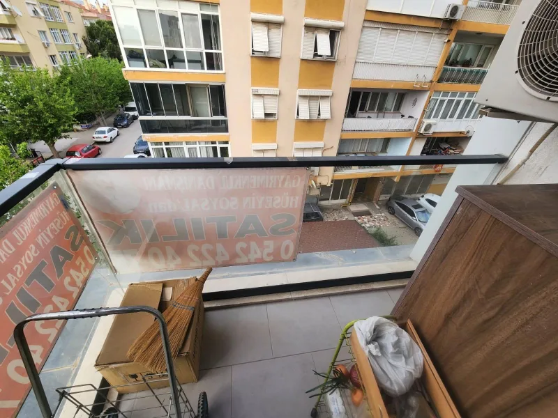 Bayraklı Mansuroğlu'nda Satılık 2+1 Kapalı Mutfak Daire — fotoğraf 8