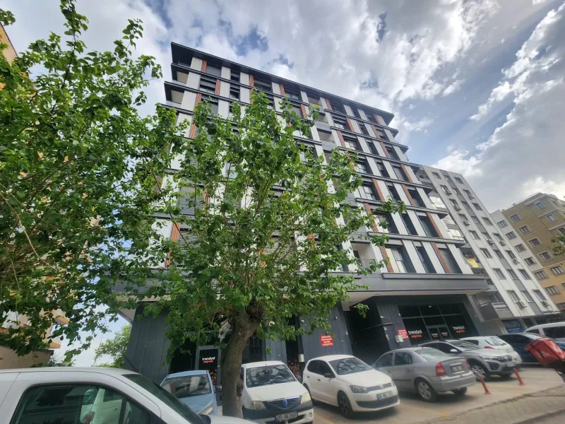 Bayraklı Mansuroğlu'nda Satılık 2+1 Kapalı Mutfak Daire — fotoğraf 9