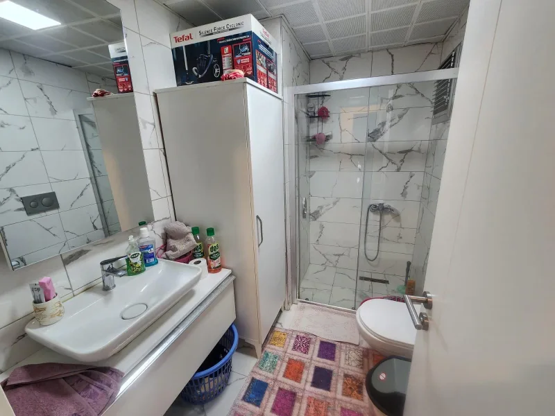 Bayraklı Mansuroğlu'nda Satılık 2+1 Kapalı Mutfak Daire — fotoğraf 12
